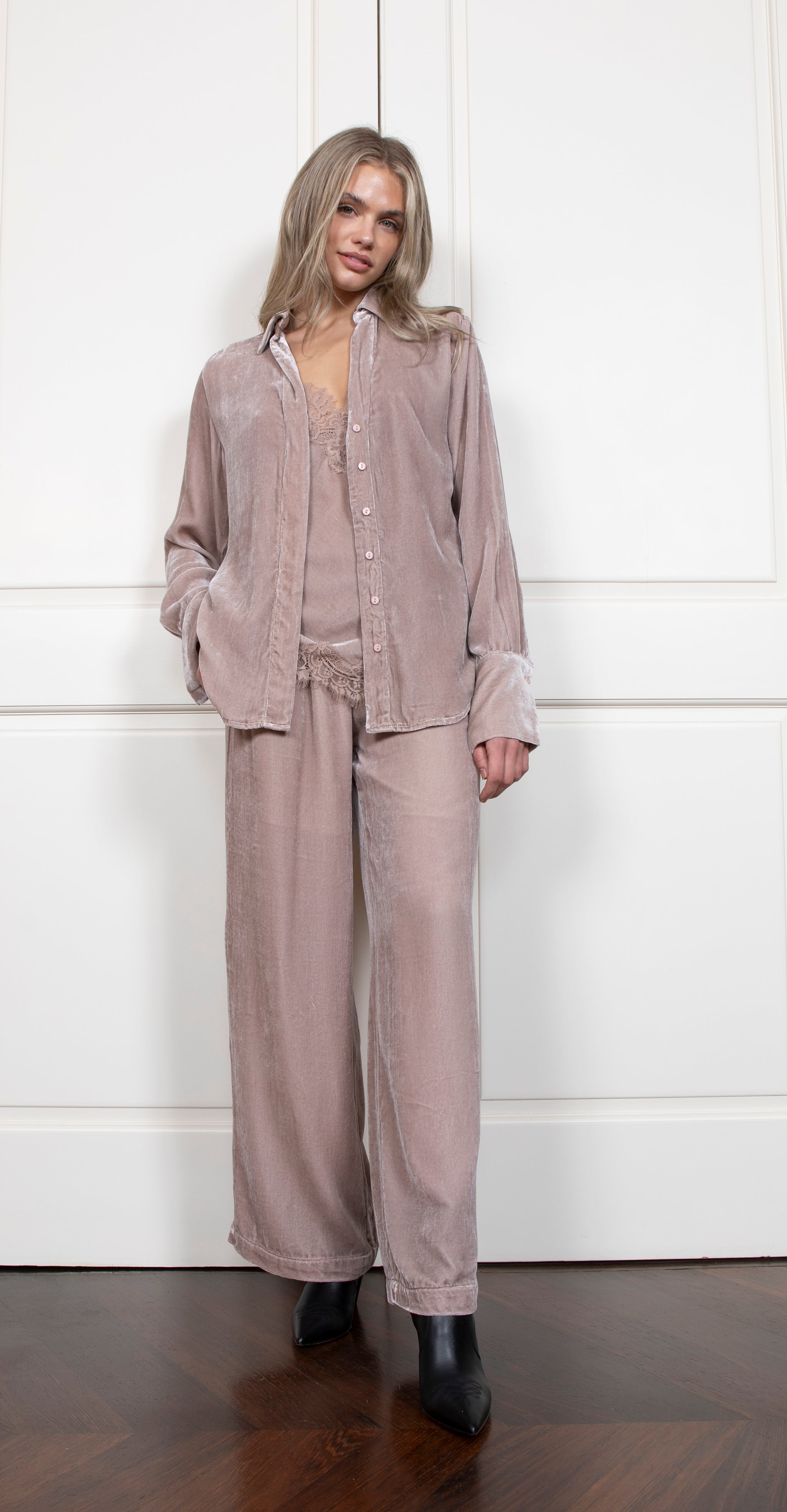 SALE VELVET Gold Hawk Clothing SALE VELVET Gold Hawk Clothing