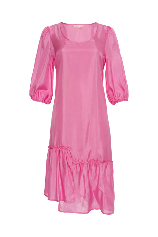 The Maine Peasant Dress in rose.